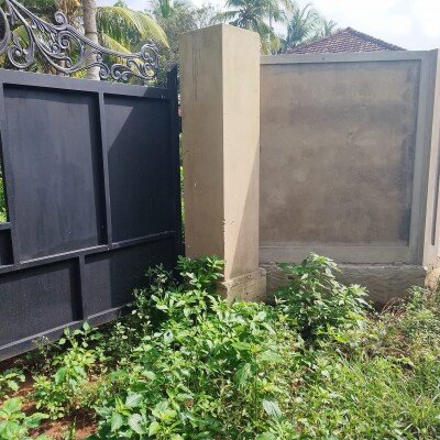 100M இல் 2பரப்பு காணி சுற்று மதிலுடன் விற்பனைக்கு