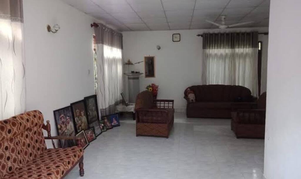 House for sale immediately in Panadura Thanthirimulla area.-2
