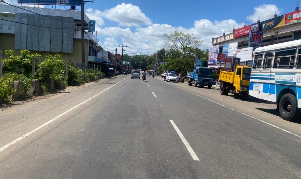 வவுனியா #இறம்பைக்குளம் பகுதியில் #ஹொரவப்பொத்தான பிரதான வீதியோரமாக 𝟕 𝟏/𝟐 பரப்பு அறுதி உறுதிக் காணி விற்பனைக்கு உள்ளது.-1