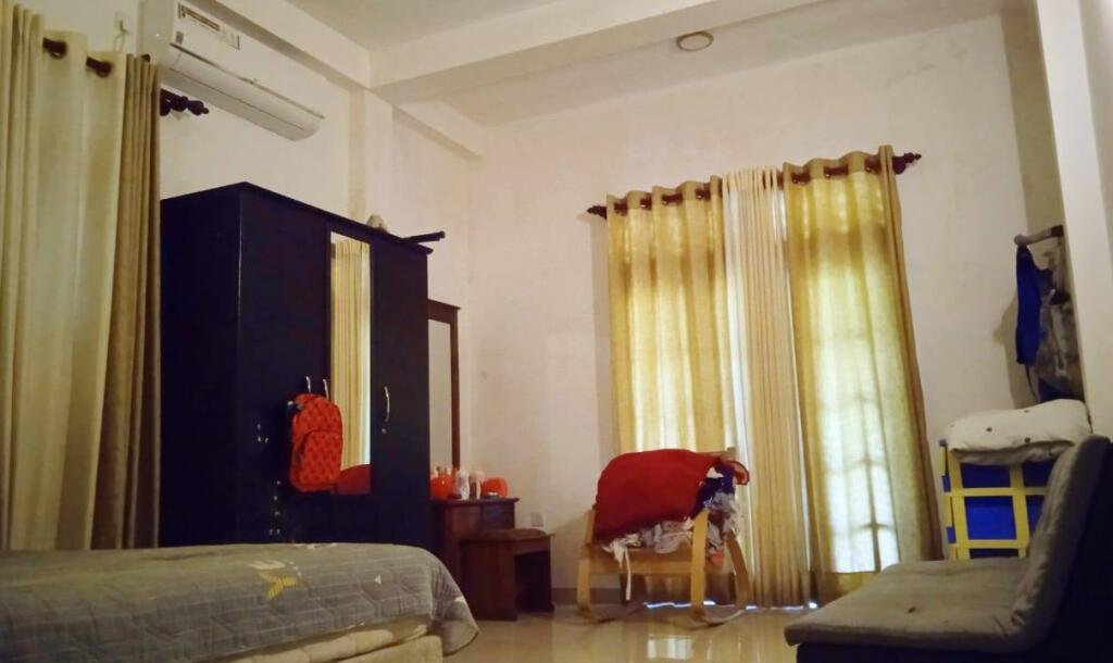 Ultra Luxury 3 storey house near Gampaha Udupila with all amenities built on 30 perches plot-13