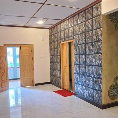 யாழ் : பலாலி  குரும்பசிட்டி  பிரதான  வீதியில்  வீடு விற்பனைக்கு உள்ளது