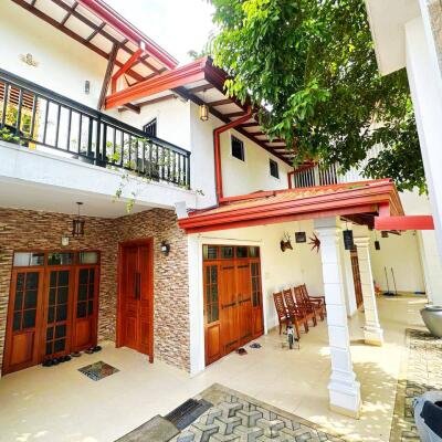 Ultra Luxury 3 storey house near Gampaha Udupila with all amenities built on 30 perches plot