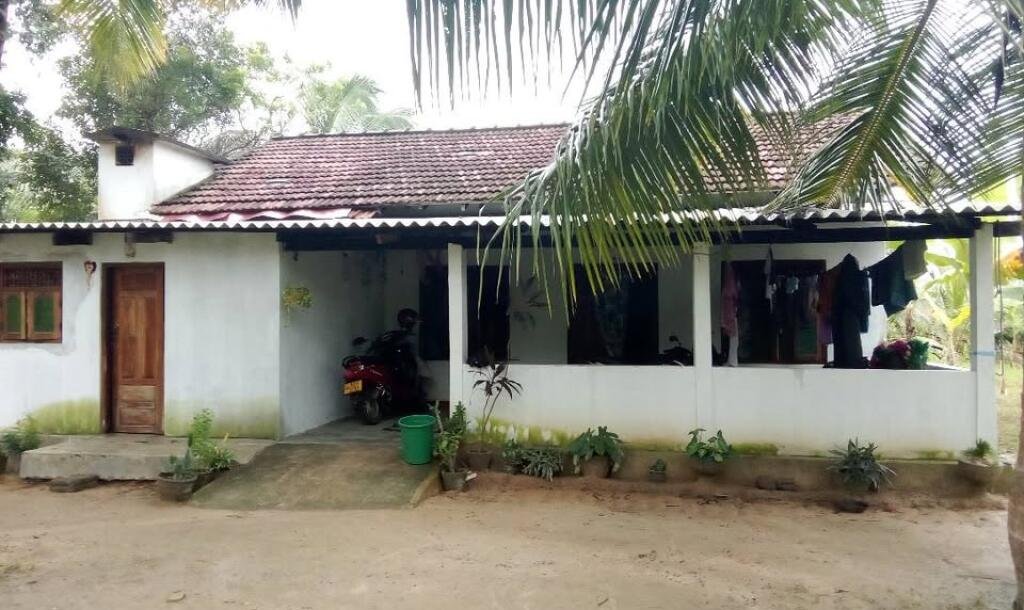 House for sale in Kilinochchchi Aanaivilunthan area-1