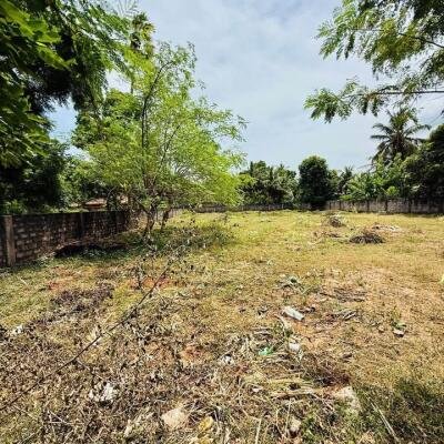 5 parappu ghani for sale near medical faculty in Kokuvil.-4