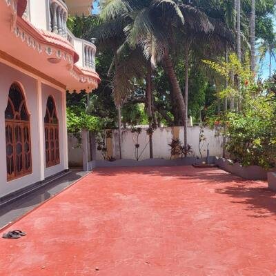 பண்டத்தரிப்பு  பத்திமா வீதியில் சுற்று மதிலுடன் கூடிய 3.75பரப்பு காணியில் அமைந்துள்ள மாடி வீடு விற்பனைக்கு-5