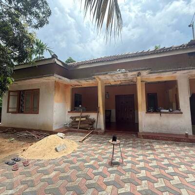 அச்சுவேலி Town இல் 4.5 பரப்பு காணி வீடு விற்பனைக்கு