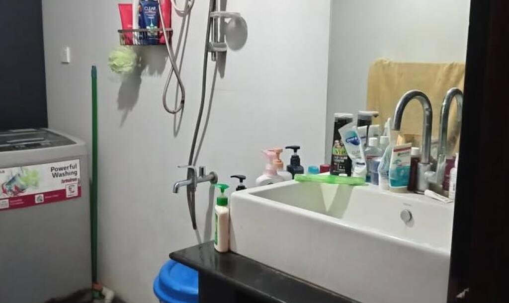 Well Maintained Semi Furnished House for Sale in Enderamulla, Wattala-9