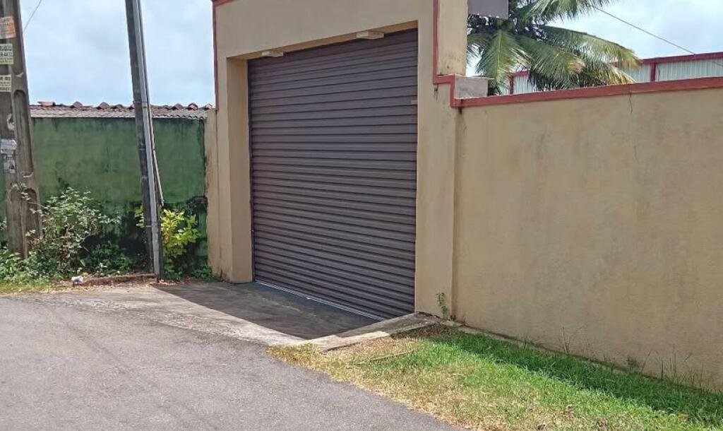 Well Maintained Semi Furnished House for Sale in Enderamulla, Wattala-1