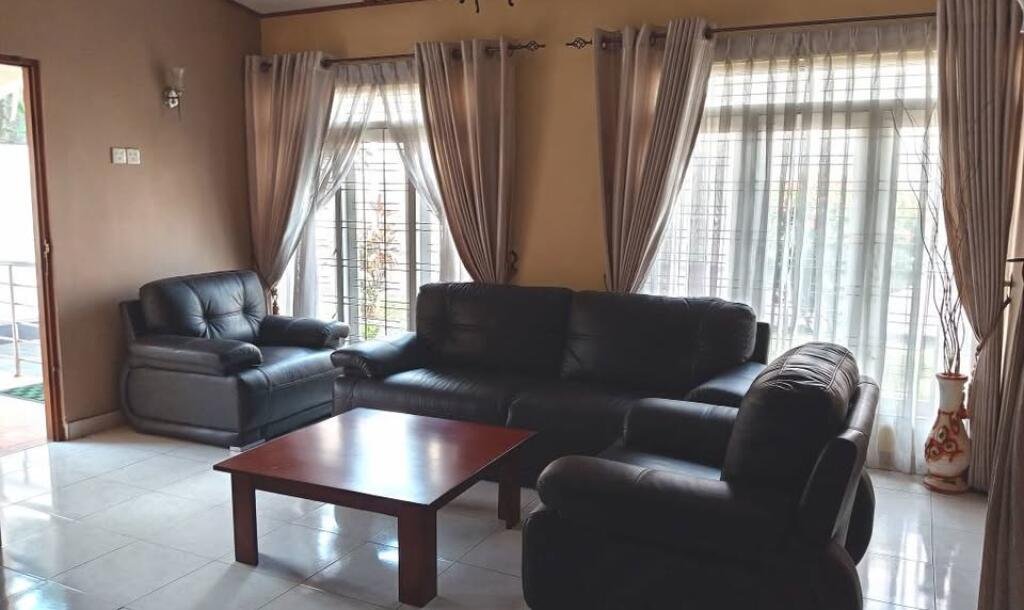 Well Maintained Semi Furnished House for Sale in Enderamulla, Wattala-6