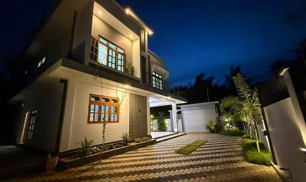 உரும்பிராயில் 1.25 பரப்பு காணியில் அமைந்த புதிய மாடி வீடு🏡 sale-1