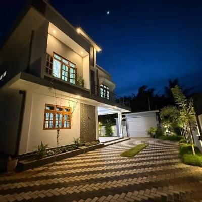 உரும்பிராயில் 1.25 பரப்பு காணியில் அமைந்த புதிய மாடி வீடு🏡 sale