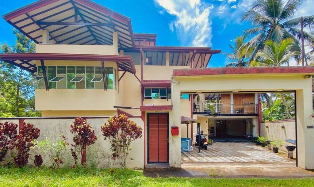 3 Storey Luxury House for Sale in Moragahahena-2