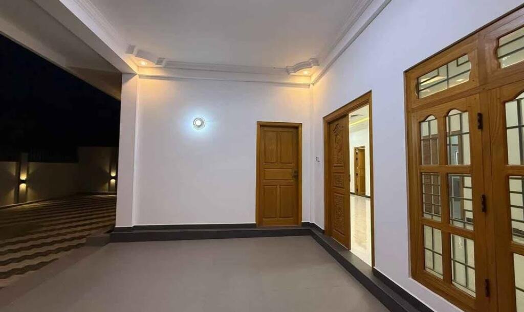 உரும்பிராயில் 1.25 பரப்பு காணியில் அமைந்த புதிய மாடி வீடு🏡 sale-3