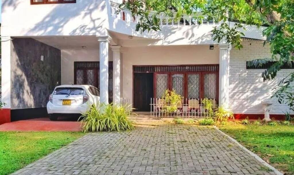 House for sale - Thalawathugoda-1