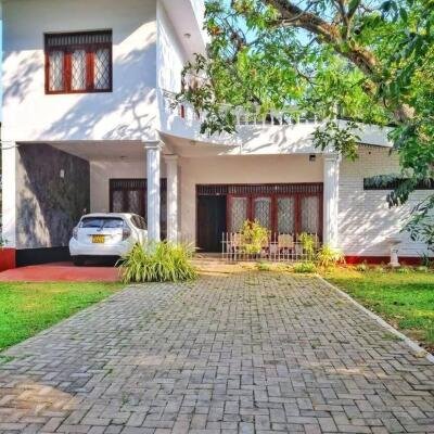 House for sale - Thalawathugoda