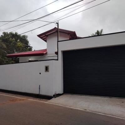 10 PERCH  3 BEDROOMS BRAND NEW HOUSE SALE IN PILIYANDALA KESBEWA