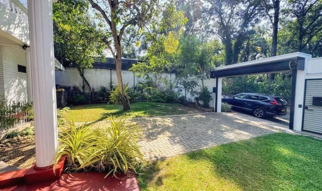 House for sale - Thalawathugoda-2