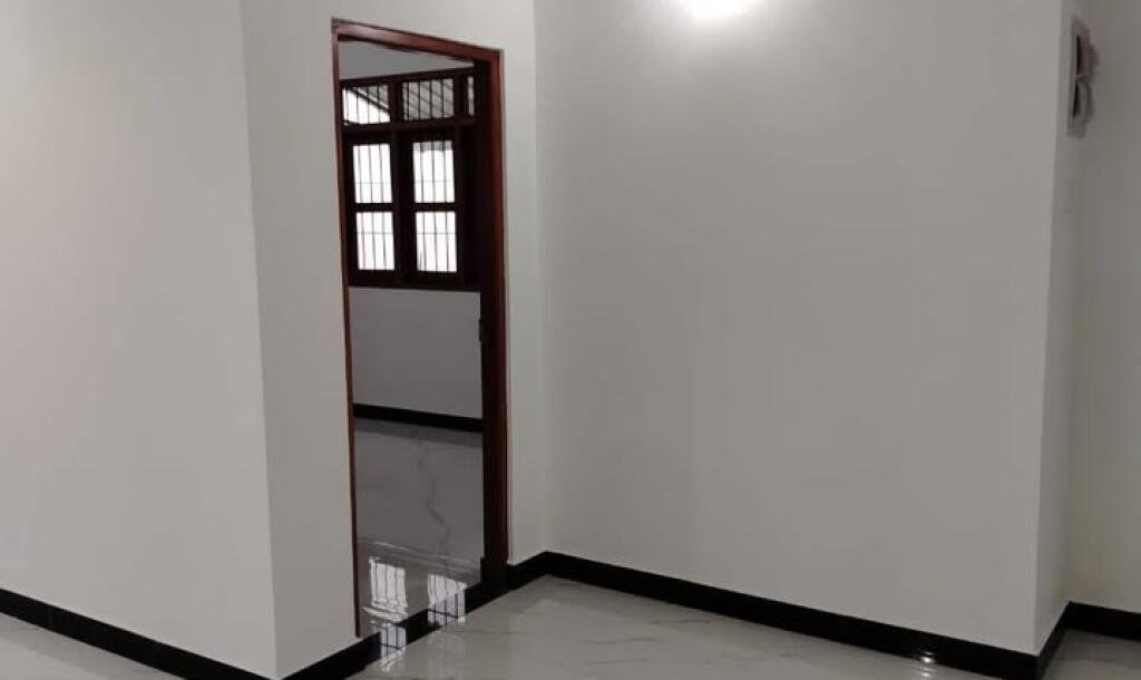 10 PERCH  3 BEDROOMS BRAND NEW HOUSE SALE IN PILIYANDALA KESBEWA-9