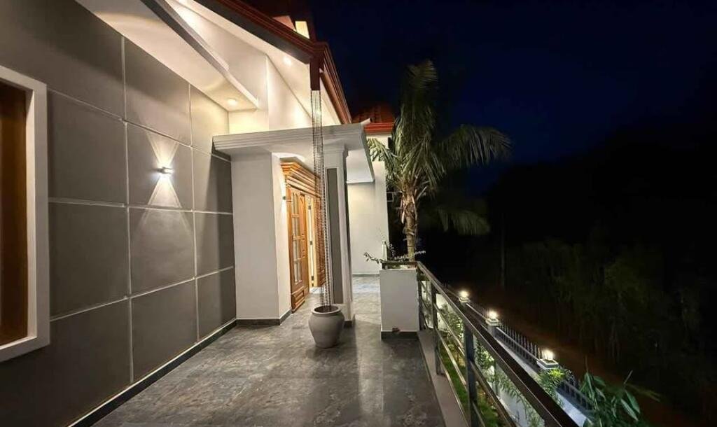 உரும்பிராயில் 1.25 பரப்பு காணியில் அமைந்த புதிய மாடி வீடு🏡 sale-6