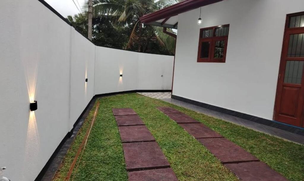 10 PERCH  3 BEDROOMS BRAND NEW HOUSE SALE IN PILIYANDALA KESBEWA-6