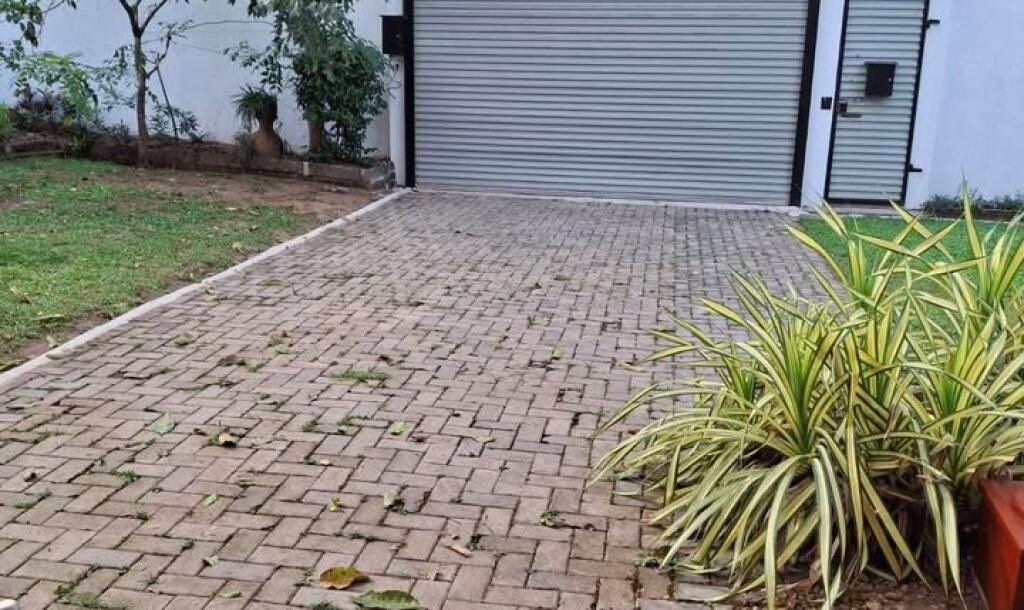 House for sale - Thalawathugoda-4