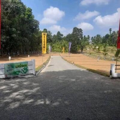 5 valuable plots near Kadawatha Wabada road for sale immediately.-3