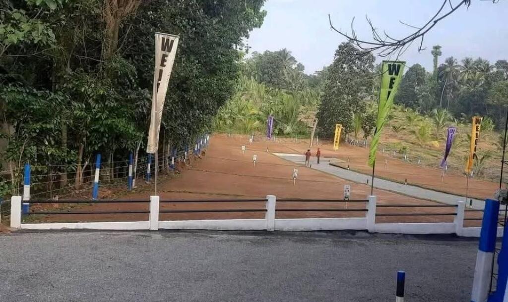 5 valuable plots near Kadawatha Wabada road for sale immediately.-2