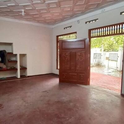Jaffna -[ town] House for sale in Anmitha area.-5