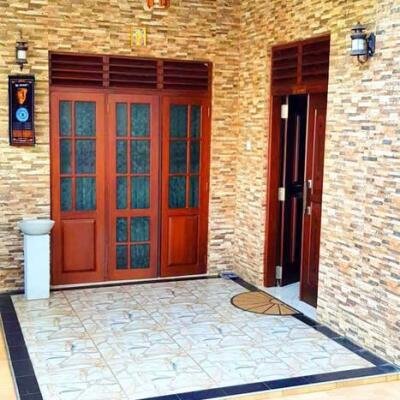 Super three storey house with 30 perches for sale, Gampaha Delgoda, Udupila-2