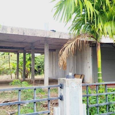 இளவாலை, பெரியவிளான் சந்திக்கு அண்மித்த பகுதியில், 4 கடைகளுடன் கூடிய கட்டிடம் விற்பனைக்கு