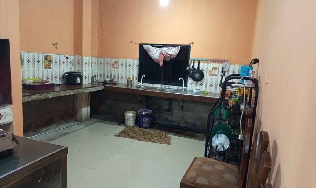 House With Shop-7