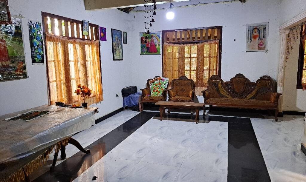 10 perches house for sale in Ganegoda area near 500 meters to Mirigama tree junction.-6
