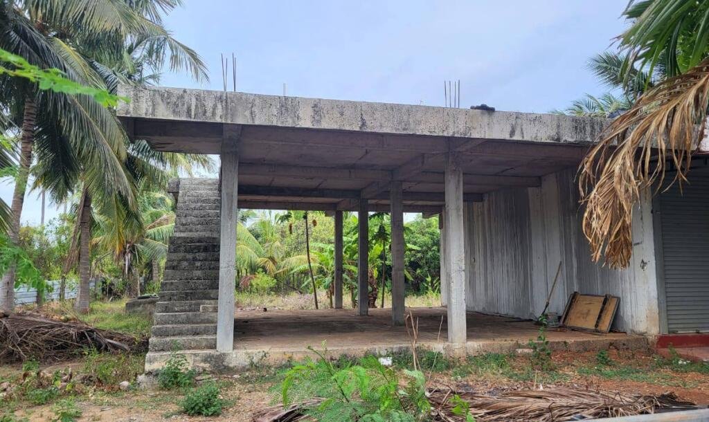 இளவாலை, பெரியவிளான் சந்திக்கு அண்மித்த பகுதியில், 4 கடைகளுடன் கூடிய கட்டிடம் விற்பனைக்கு-5