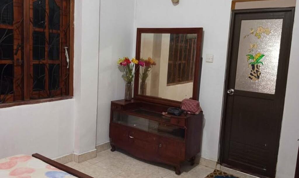 House With Shop-6