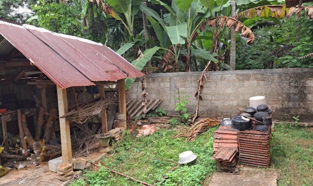 10 perches house for sale in Ganegoda area near 500 meters to Mirigama tree junction.-12