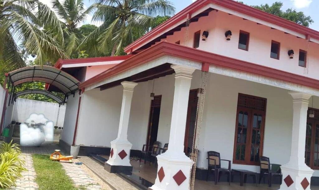 A complete house for sale with 15 perches located near Negombo (Kadawala) town in Gampaha district.-1