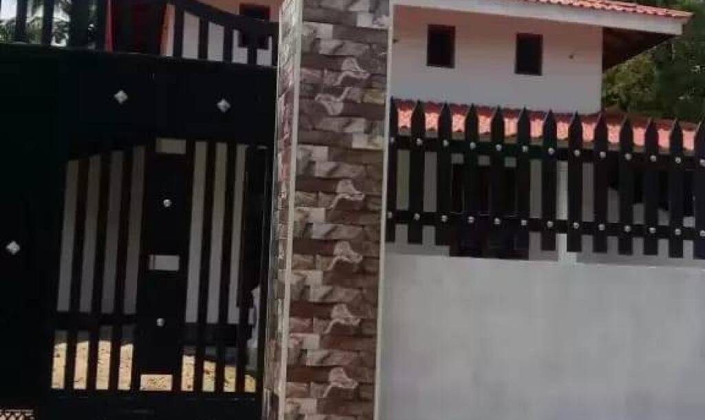 A complete house for sale with 15 perches located near Negombo (Kadawala) town in Gampaha district.-9