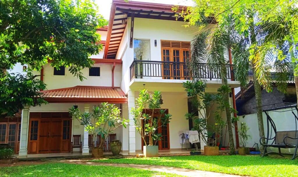 Ultra Luxury 3 storey house near Gampaha Udupila with all amenities built on 30 perches plot-3