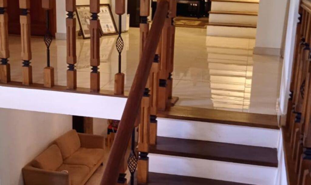 Ultra Luxury 3 storey house near Gampaha Udupila with all amenities built on 30 perches plot-6