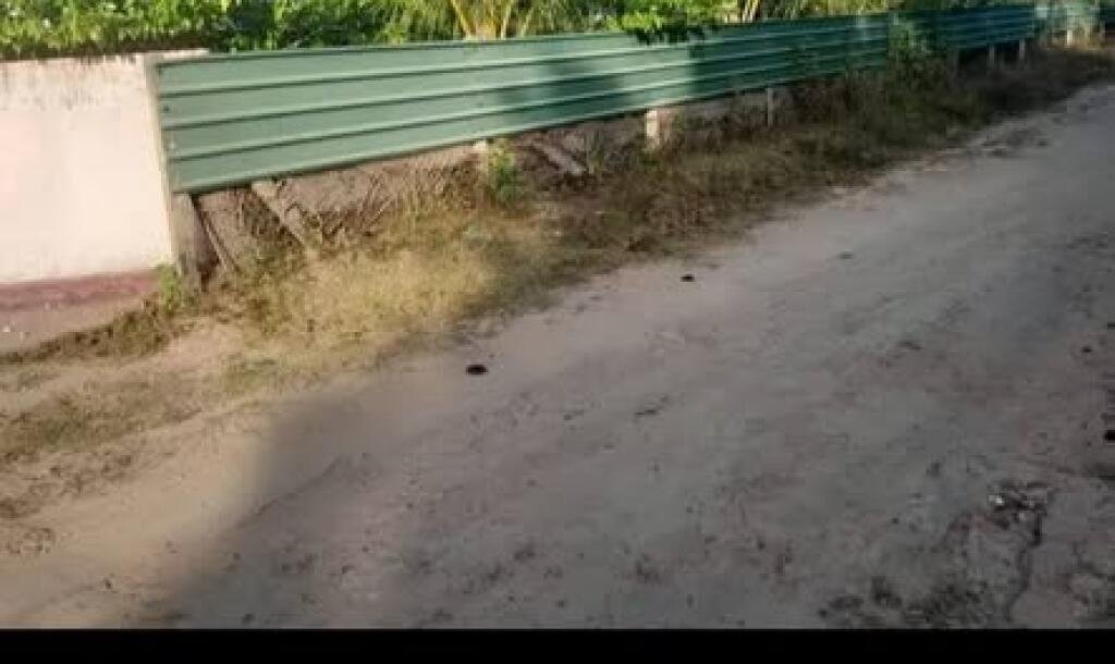 4 பரப்பு காணி மற்றும் வீடு விற்பனைக்கு உண்டு இடம்:கிளிநொச்சி-1