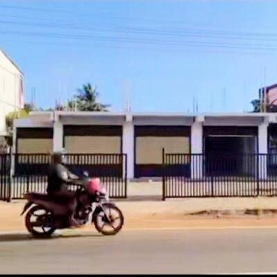 யாழ்.நாவற்குளி சந்தி அருகில் கடைத்தொகுதி விற்பனைக்கு