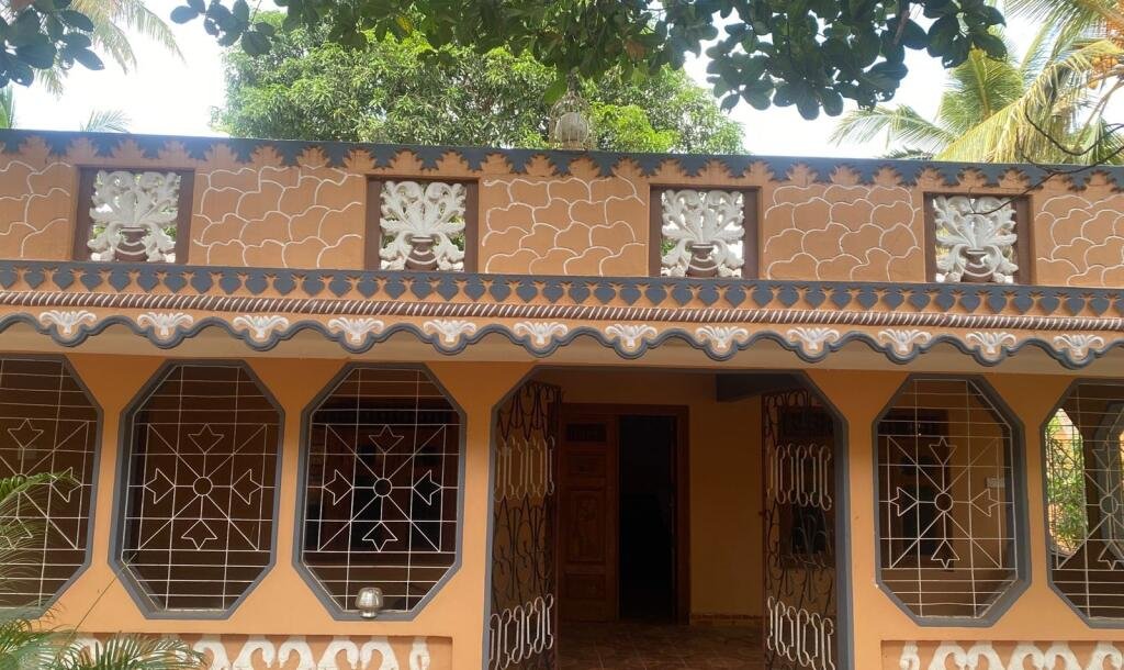 8 Spacious Farmer House with Round Wall for Sale along Neriyakulam Main Road-1