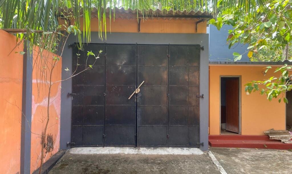 8 Spacious Farmer House with Round Wall for Sale along Neriyakulam Main Road-11