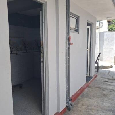 யாழ் சிவன் பண்னை வீதியருகில் 1 பரப்பு 1 குளி காணியில் அமைந்த கிழக்கு வாசல் வீடு விற்பனைக்கு..