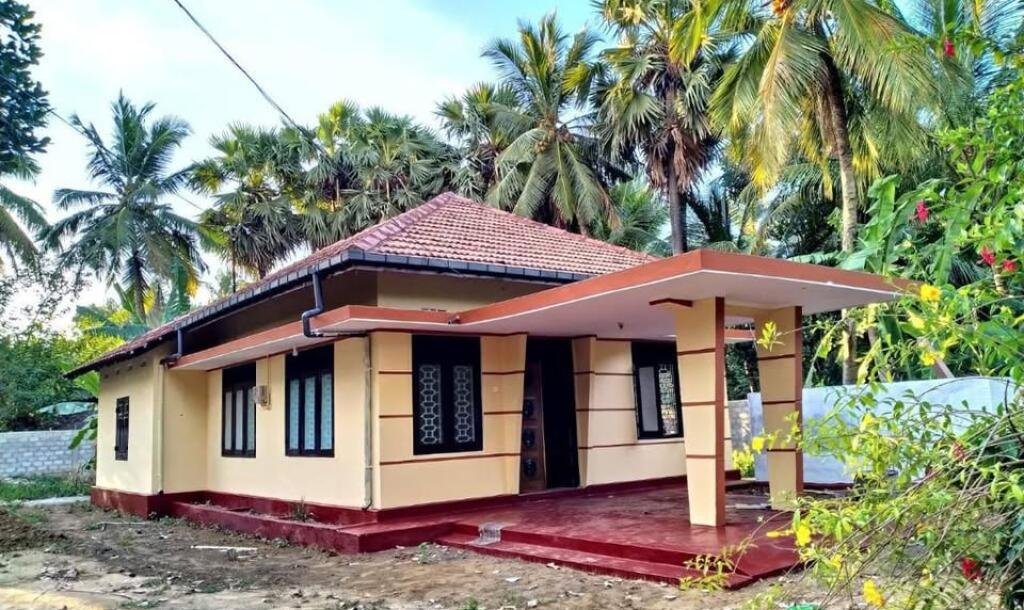 மானிப்பாய் சந்திக்கு அருகாமையில் 50M தூரத்தில் 2 3/4 பரப்பு காணியில் அழகிய வீடு விற்பனைக்கு உண்டு-1