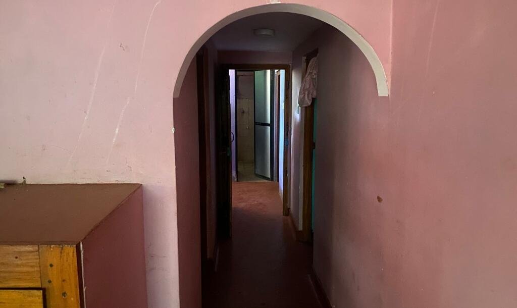 8 Spacious Farmer House with Round Wall for Sale along Neriyakulam Main Road-5