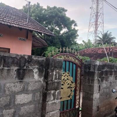 யாழ்.பருத்தித்துறை சாரையடியில்  காணி #மேற்கு வாசல் வீட்டுடன் விற்பனைக்கு..