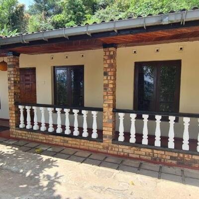 HOUSE FOR SALE IN BANDARAWELA!