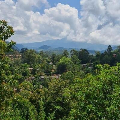 HOUSE FOR SALE IN BANDARAWELA!