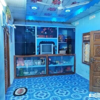 3 bedroom house for sale situated on 4 acres of land 1 km from Suzhipuram Post Office.